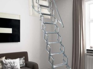 Escalera escamoteable "Aci Svezia" techo