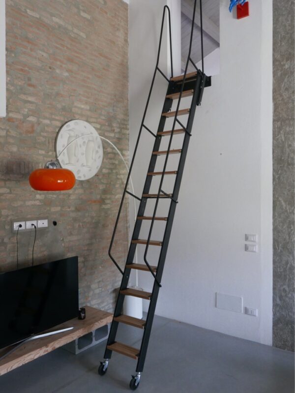 Escalera de rampa rigida para altillo