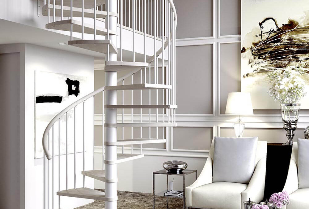 Escalera de caracol vs escalera recta: cuándo compensa una y cuándo no