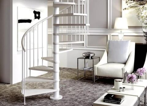 Escaleras de caracol con peldaños de madera: ventajas, límites y mantenimiento