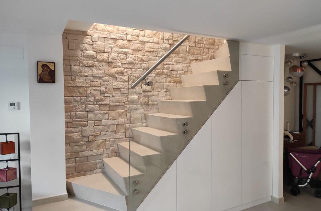 Barandillas de cristal: tipos, sistemas y cuál encaja en tu casa